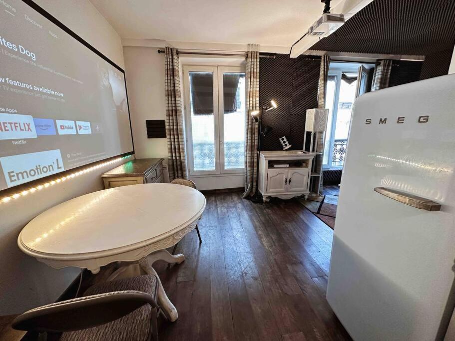 Studio With Home Cinema@Paris Chatelet ภายนอก รูปภาพ